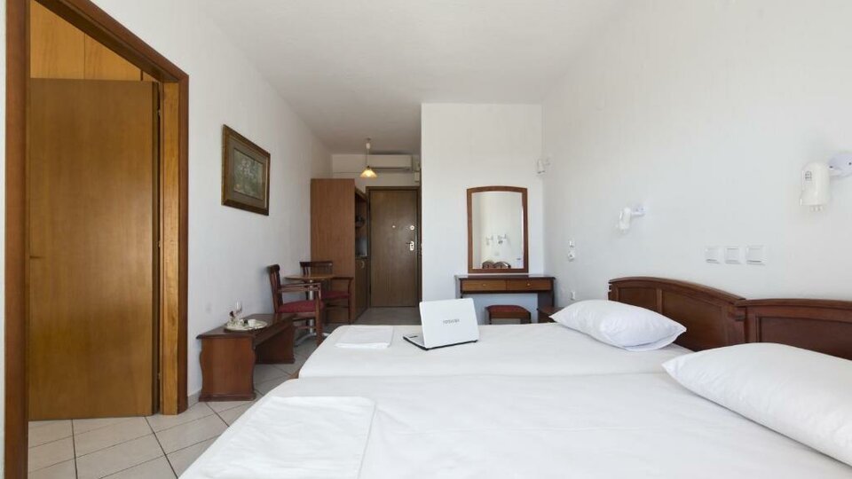 Tiara Holidays - Kavala Beach - apartman dnevna soba